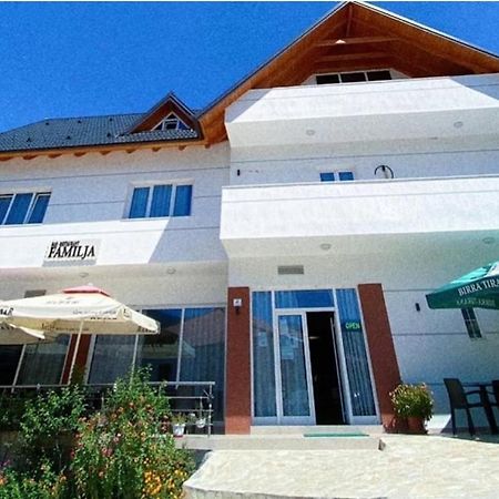 Bar-Restaurant-Hotel-Familja Klos Εξωτερικό φωτογραφία