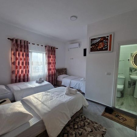Bar-Restaurant-Hotel-Familja Klos Εξωτερικό φωτογραφία