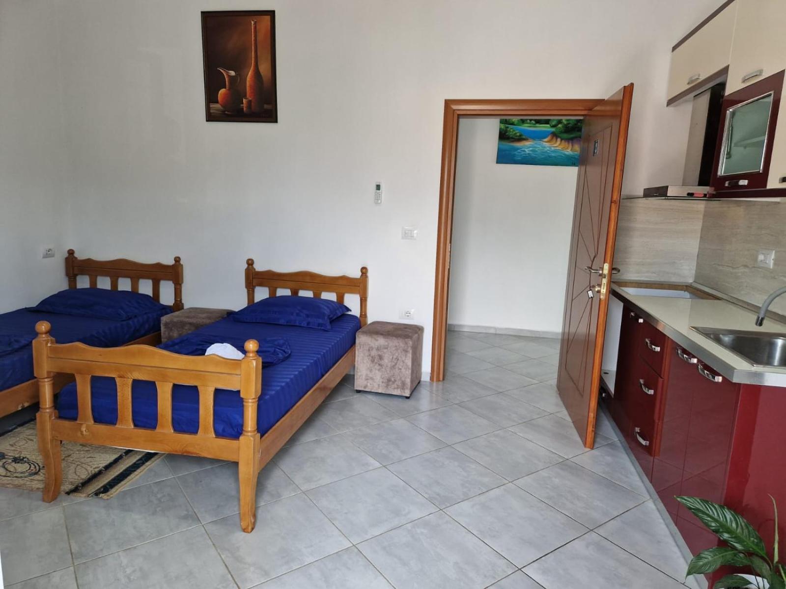 Bar-Restaurant-Hotel-Familja Klos Εξωτερικό φωτογραφία