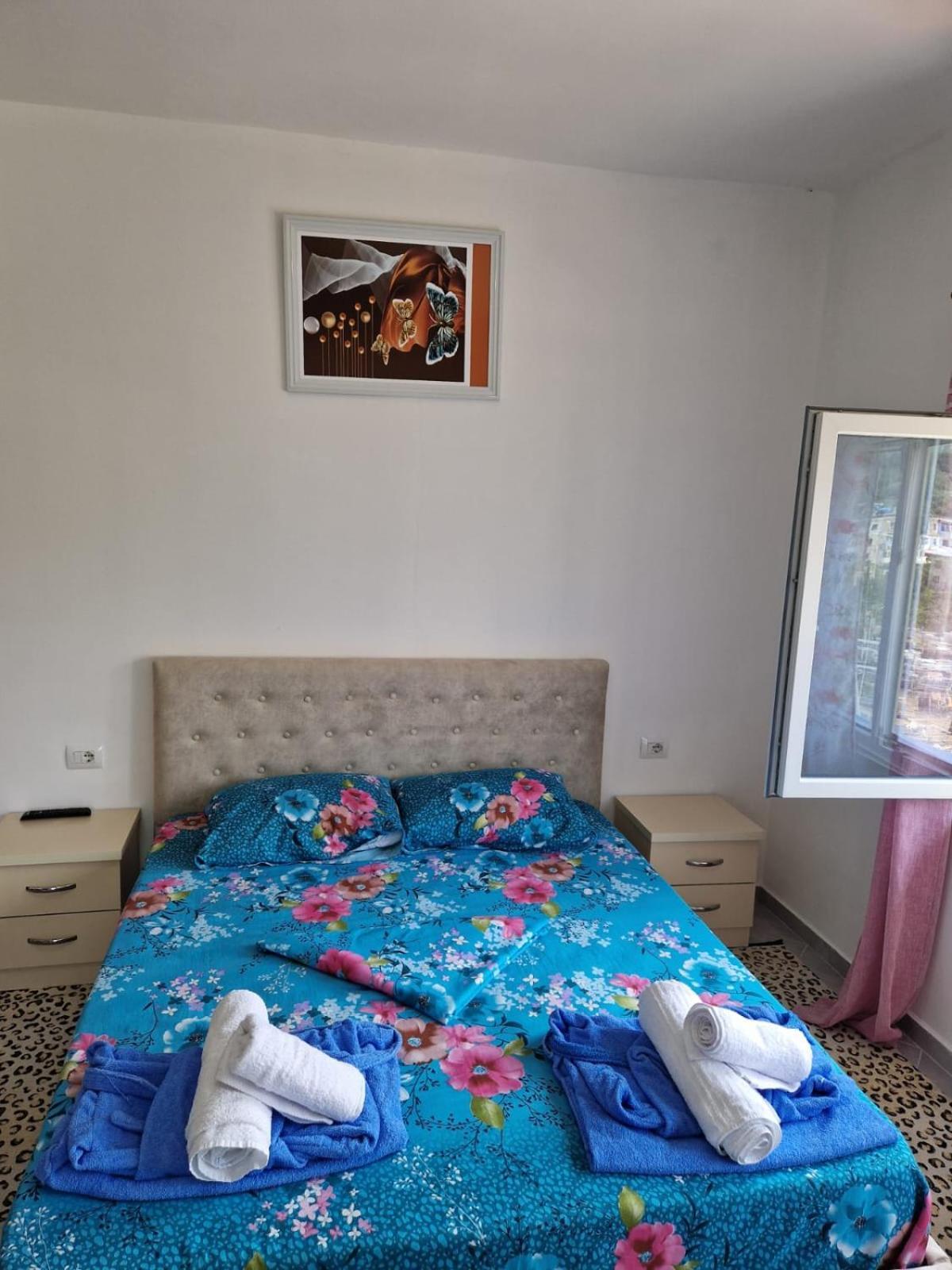 Bar-Restaurant-Hotel-Familja Klos Εξωτερικό φωτογραφία