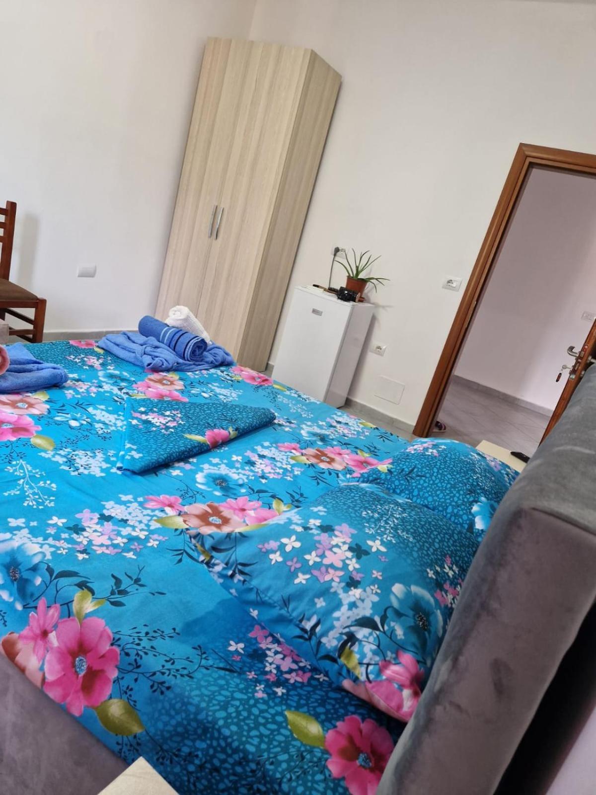 Bar-Restaurant-Hotel-Familja Klos Εξωτερικό φωτογραφία