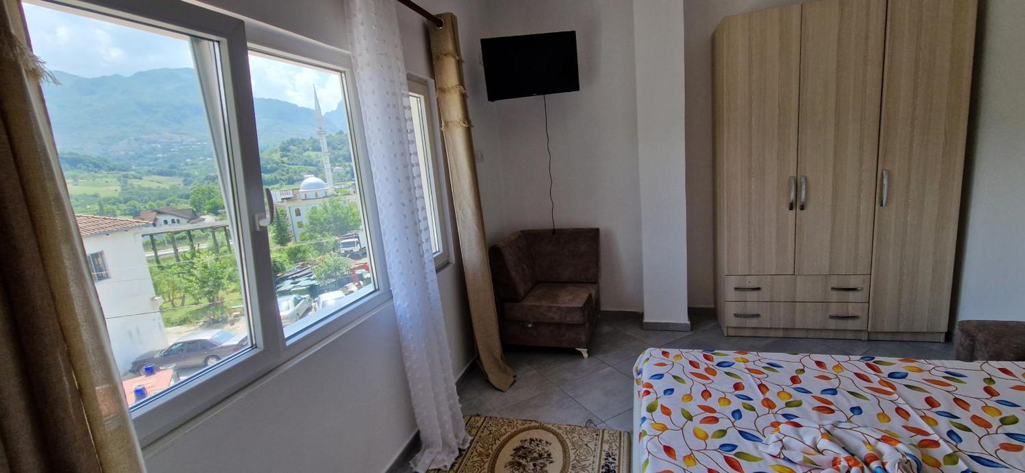 Bar-Restaurant-Hotel-Familja Klos Εξωτερικό φωτογραφία