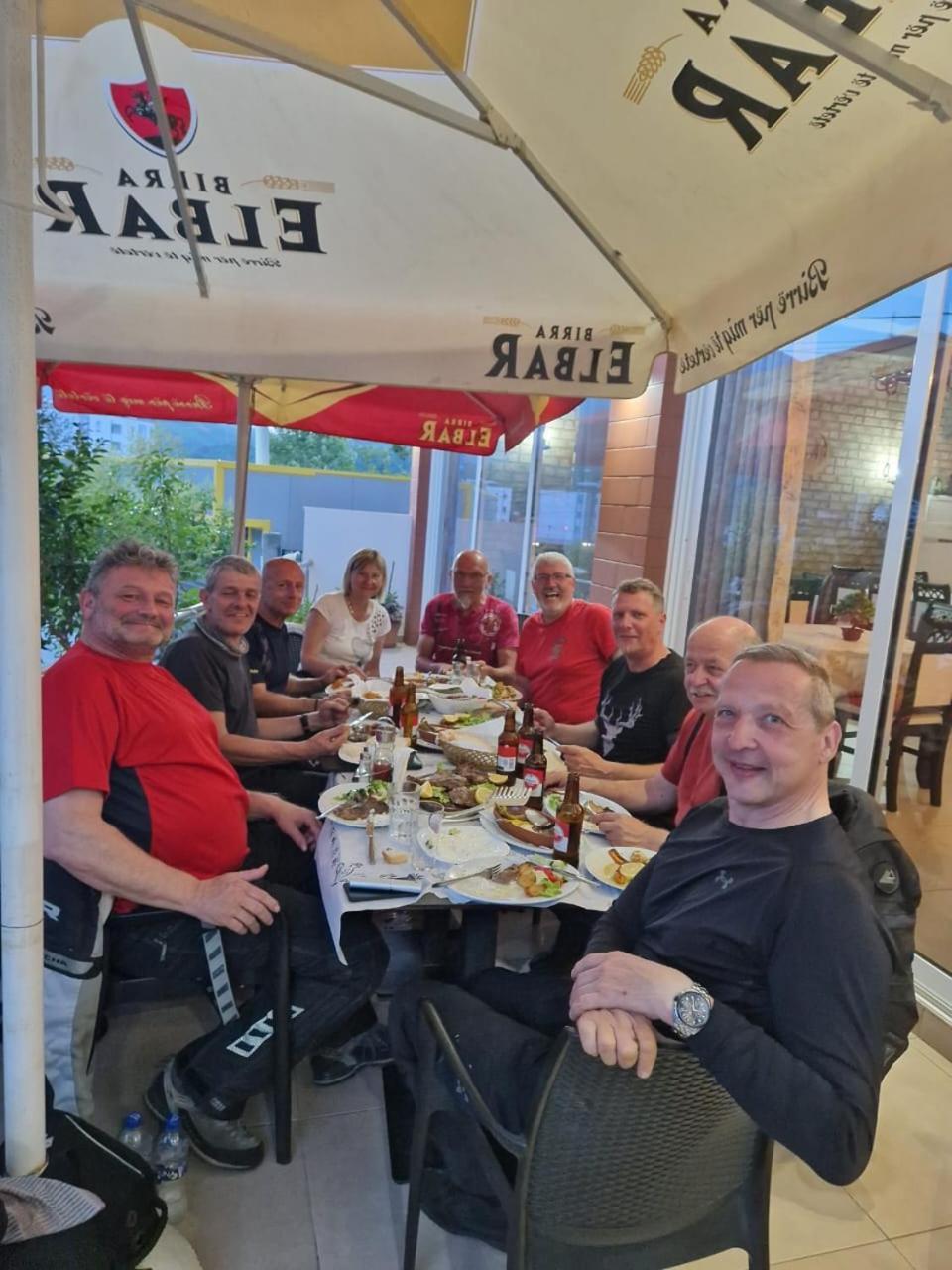Bar-Restaurant-Hotel-Familja Klos Εξωτερικό φωτογραφία